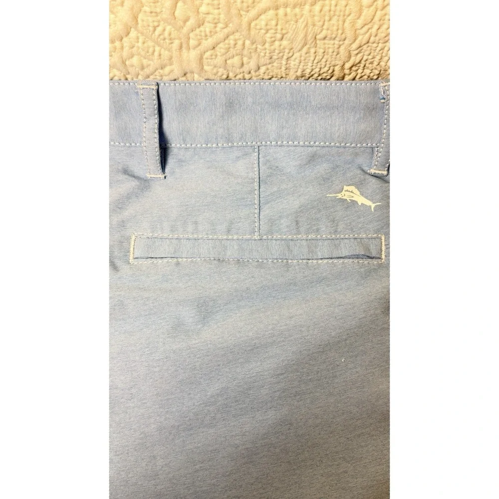 Excellent Tommy Bahama Men's Solid Lt. Blue Golf Shorts Size 30 Hawaian Style